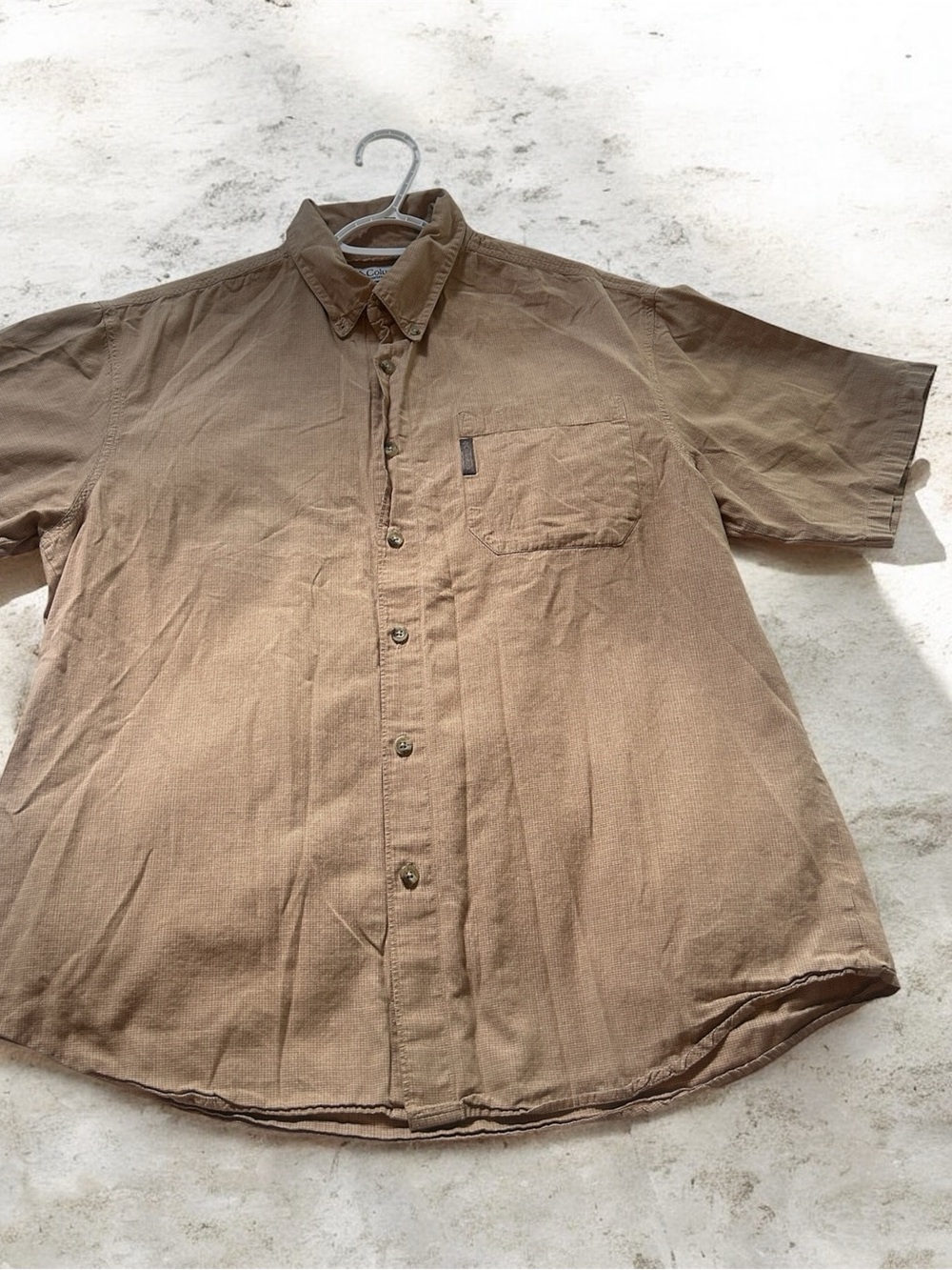Columbia Men's Short-Sleeve Button-Down Shirt in Brown